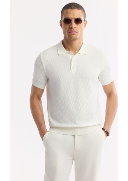 Erkek Ekru Regular Fit Polo Yaka Dokulu Triko T-shirt B005120