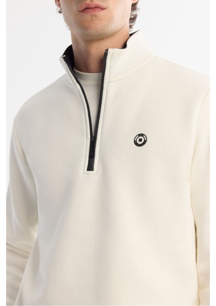 Erkek Beyaz Dik Yaka Fermuarlı 3 Iplik Şardonlu Sweatshirt E001020 fiyatları