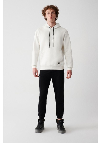 Erkek Beyaz Kapüşonlu 3 Iplik Şardonlu Pamuklu Sweatshirt E001018 indirimleri