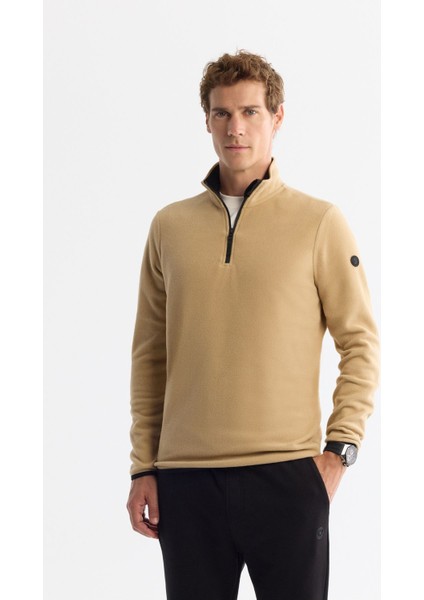 Erkek Bej Soğuğa Dayanıklı Yarım Fermuarlı Dik Yaka Polar Sweatshirt E001068