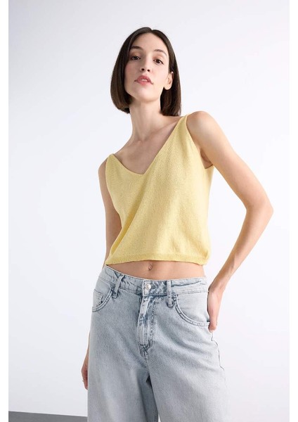 Yeni Sezon V Yaka Crop Askılı Bluz