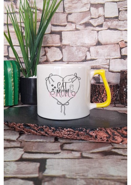 Cat Mom Yazılı Kedi Annesi Kedisever Sevgi Hediyelik Kulplu Kupa Bardak