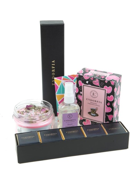 Pembe Düşler Gül Kokulu Mum - Single Slim Madlen Çikolata Bitter - Pembe Kalpli Türk Kahvesi 100 gr - Limon Kolonyası 50 gr fiyatları