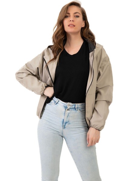 Spor Kadın Su Yeşili Kapüşonlu Su ve Rüzgar Geçirmez Oversize Yağmurluk - Rüzgarlık