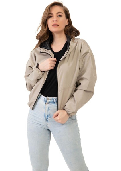 Spor Kadın Su Yeşili Kapüşonlu Su ve Rüzgar Geçirmez Oversize Yağmurluk - Rüzgarlık