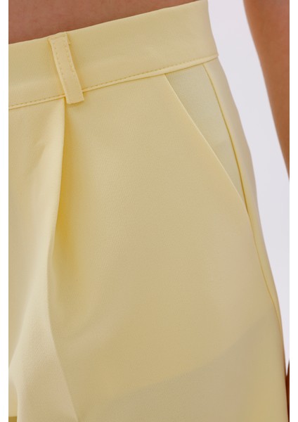 Fundachoosesxgenius Kadın Pileli Şort Iç Göstermez Lamineli Kadın Şort Pileli-Şort fırsatları