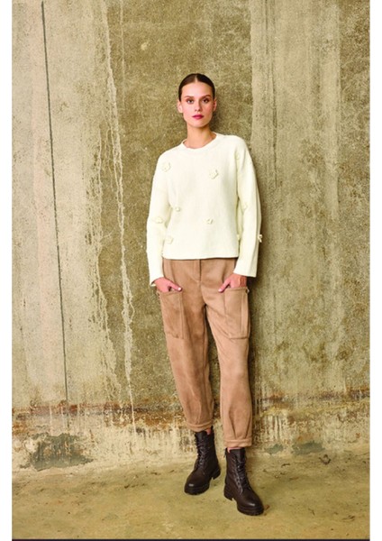 Çiçek Motifli Triko