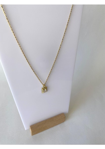 Xuping Minimal Kare Taş Detaylı Baget Gold Kolye fırsatları