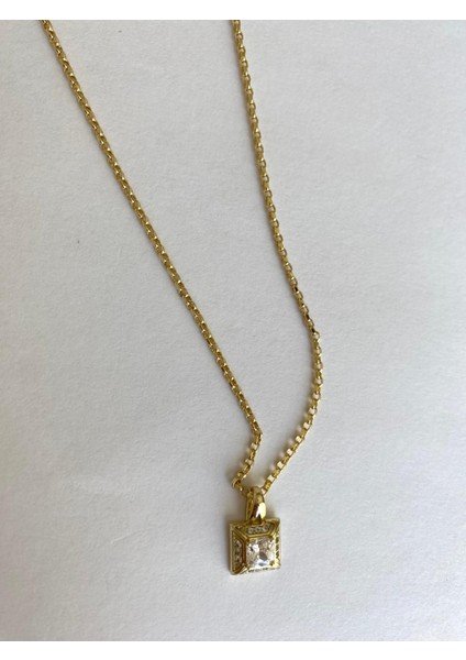 Xuping Minimal Kare Taş Detaylı Baget Gold Kolye