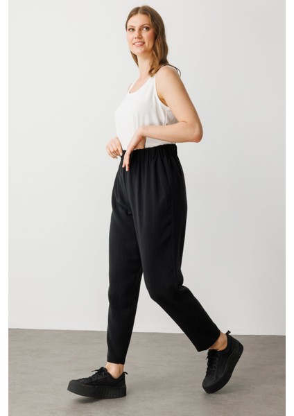 Kadın Büyük Beden Beli Lastikli Havuç Kesim Pantolon 7574 Siyah modelleri