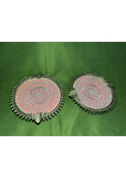 Düşük Ayar Gümüş Ten Camlı Bir Çift Küllük 14 cm Çaplarında
