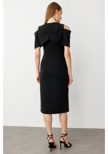 Kadın Yakası Taşlı Zincirli Midi Boy Elbise 5070 Siyah fırsatları