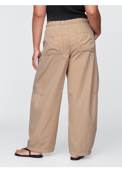 Kadın Bej Mid Rise Barrel Paraşüt Pantolon modelleri