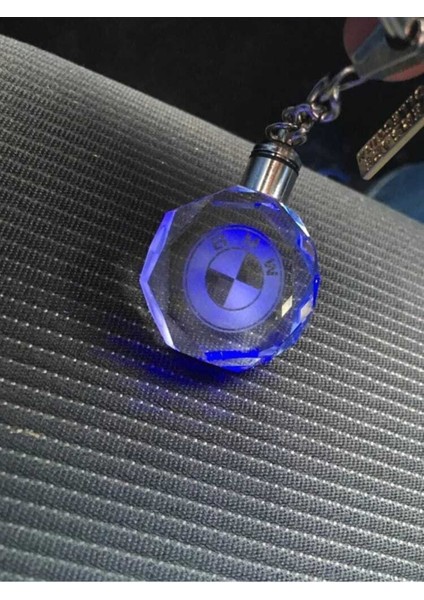 7 Renkli LED Işıklı Araba Anahtarlığı, Şık ve Kaliteli Tasarım fırsatları