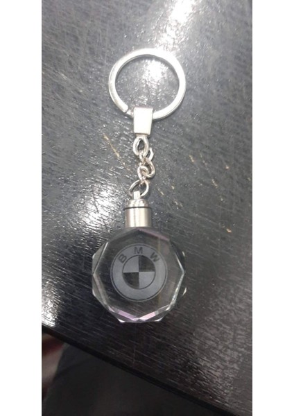 7 Renkli LED Işıklı Araba Anahtarlığı, Şık ve Kaliteli Tasarım