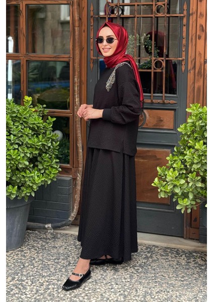 Nurcan Çetin Etekli Takım 25443 Siyah fiyatları