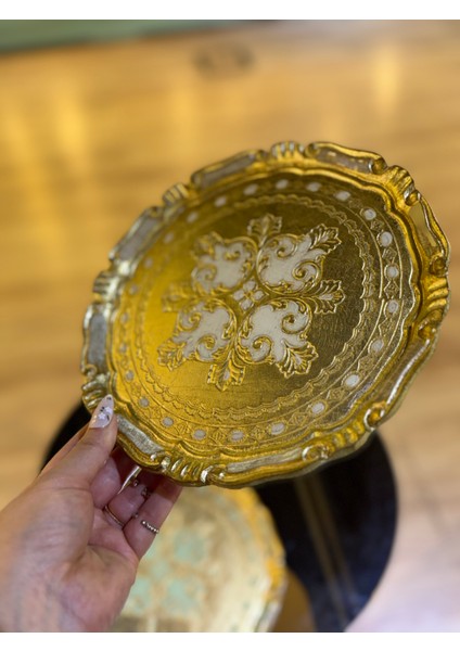 Esterhomedecor Tek Kişilik Yuvarlak Orijinal Italyan Gül Ağacı Sunum Tepsisi Krem 30CM fiyatları
