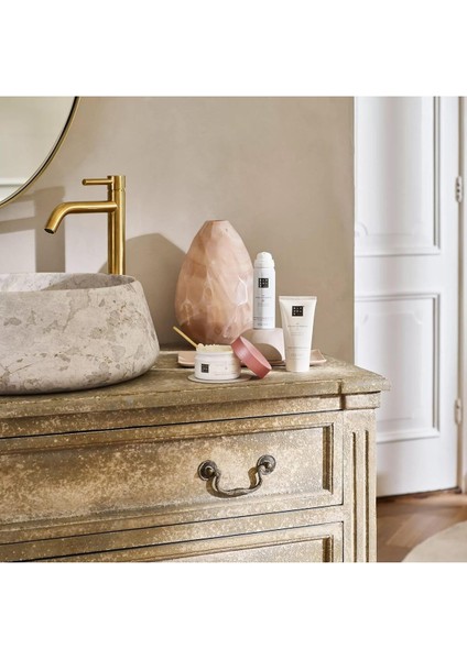 Trial Set The Ritual Of Sakura, Duş Köpüğü, Vücut Kremi ve Peeling, Kiraz Çiçeği & Pirinç Sütü fiyatları