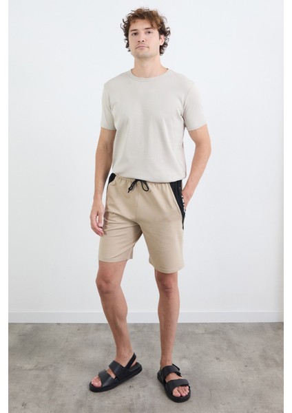 Yazı Baskıl Renk Garnili Cebi Fermuarlı Şort