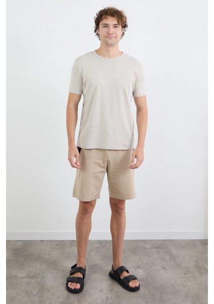 Yazı Baskıl Renk Garnili Cebi Fermuarlı Şort modelleri