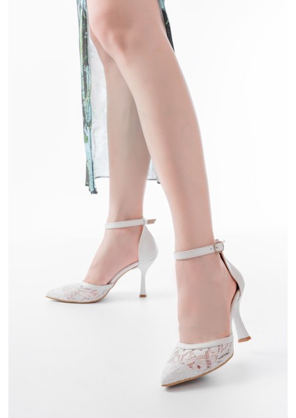K-404 Beyaz Fileli Çiçek Detaylı Kadın Topuklu Ayakkabı