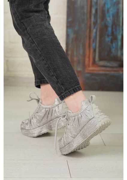 25Y493 Kadın Günlük Taşlı Spor Ayakkabı Gümüş fırsatları
