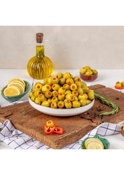 Biberli Şampiyon Yeşil Zeytin (161-180 Kalibre) 2 kg fırsatları
