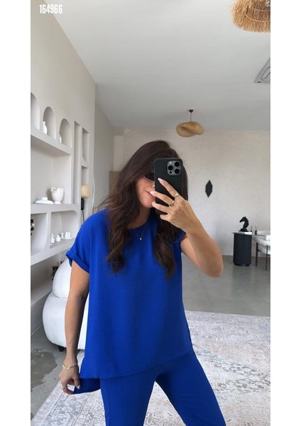 Kadın Kısa Kollu Bluz ve Bileği Pens Detay Pantolon Ikili Takım