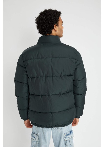 Fermuarlı Çıtçıtlı Cepli Dik Yaka Şişme Mont A2519AX23WN