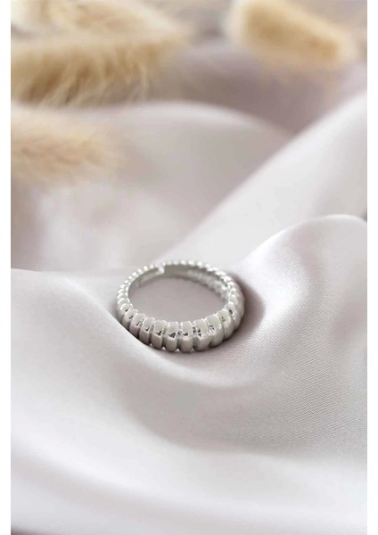 Bfs Gümüş Renk Ayarlamalı Burgu Kadın Yüzük