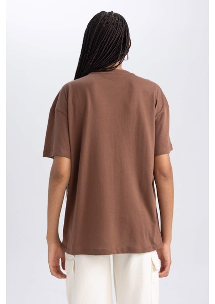 Kadın Kahverengi Oversize Fit Geniş Kesim Bisiklet Yaka Basic Düz %100 Pamuk Kısa Kollu Tişört B0648AXNS