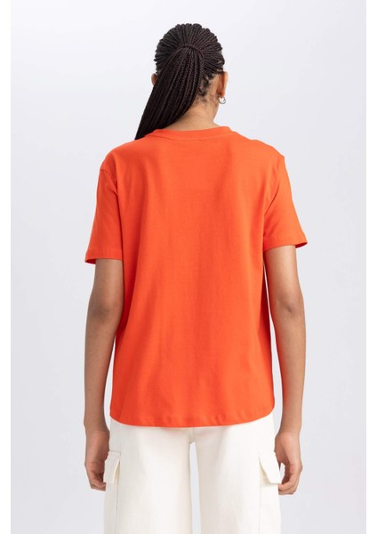 Kadın Kırmızı Regular Fit Düz Kesim Bisiklet Yaka Düz Basic %100 Pamuk Kısa Kollu Tişört B0642AXNS