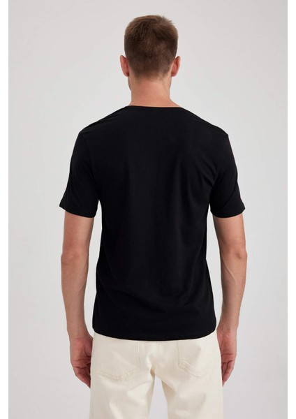 Slim Fit Dar Kesim V Yaka Pamuklu Kısa Kollu Tişört