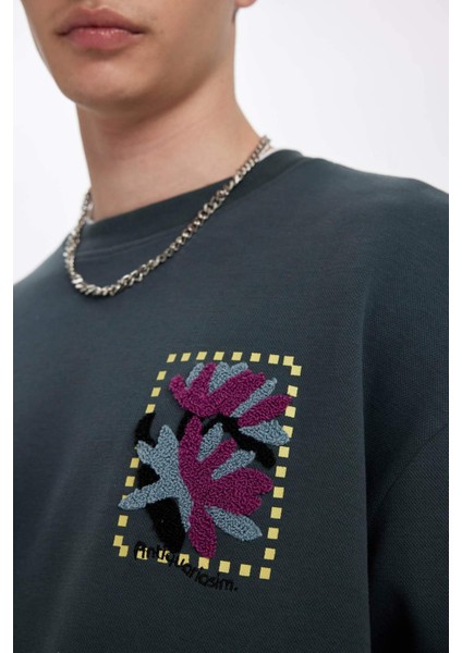 Comfort Regular Fit Rahat Kalıp Bisiklet Yaka Baskılı Sweatshirt B4754AX24SP