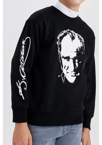 Erkek Çocuk Siyah Bisiklet Yaka Atatürk Baskılı Sweatshirt B3746A823WN