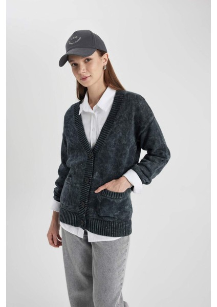 Regular Fit V Yaka Düğmeli Yıkamalı Triko Hırka B6877AX23WN