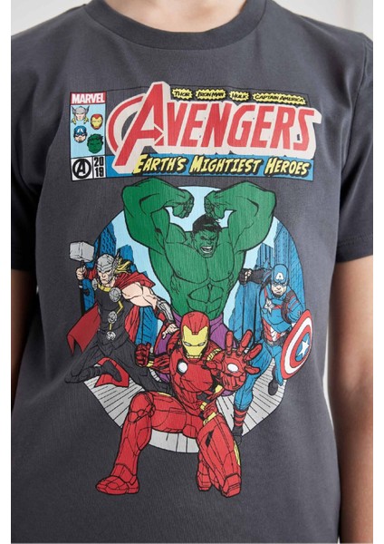 Erkek Çocuk Marvel Avengers Pijama Takımı Kısa Kollu Üst Şort C0992A824SP