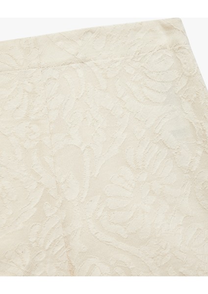 Pamuklu Floral Dokulu Brodeli Mini Şort indirimleri