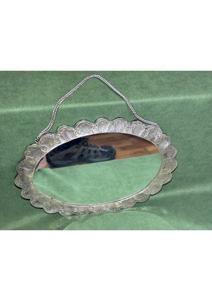 Gümüş Duvar Aynası 25 cm x 18,5 cm x 1 cm Ölçülerinde