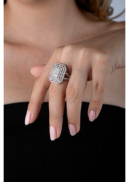 925 Ayar Gümüş Baget Kesim Taş Döşemeli Yüzük fiyatları