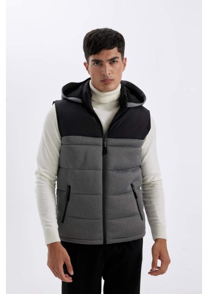 Slim Fit Cepli Yelek Dar Kesim Renk Bloklu Kapüşonlu Fermuarlı C5025AX24WN