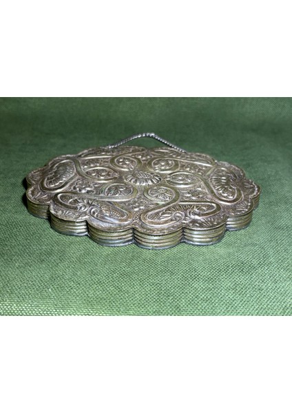 Gümüş Duvar Aynası 14 cm 11 cm 1 cm Ölçülerinde