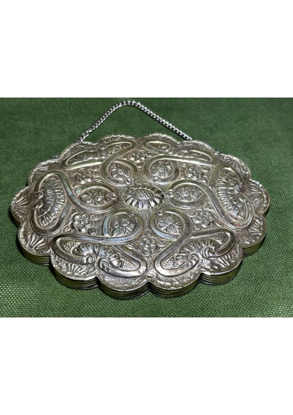 Gümüş Duvar Aynası 14 cm 11 cm 1 cm Ölçülerinde