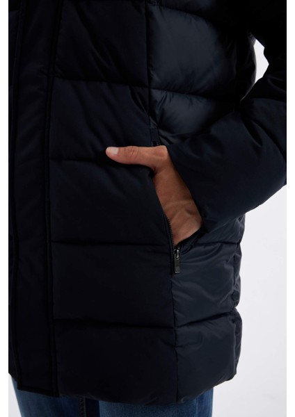 Slim Fit Dar Kesim Kapüşonlu Yarım Astar Parka C5712AX24WN
