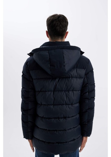 Slim Fit Dar Kesim Kapüşonlu Yarım Astar Parka C5712AX24WN