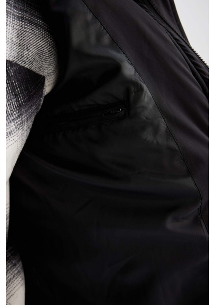 Slim Fit Dar Kesim Kapüşonlu Yarım Astar Parka C5712AX24WN