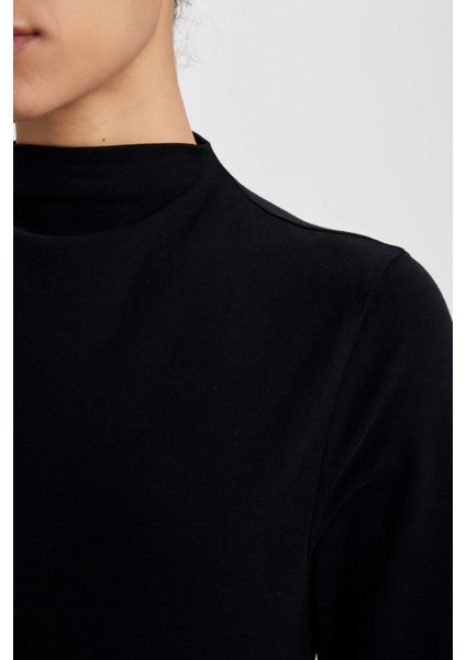 Fit Slim Fit Dar Kesim Dik Yaka Uzun Kollu Tişört