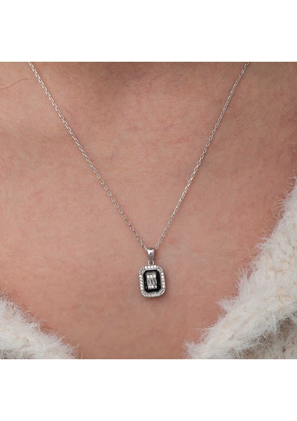 Gümüş Siyah Mineli Baget Kadın Kolye modelleri