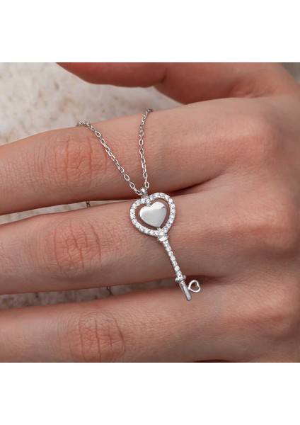Gümüş Kalpli Anahtar Kadın Kolye fiyatları