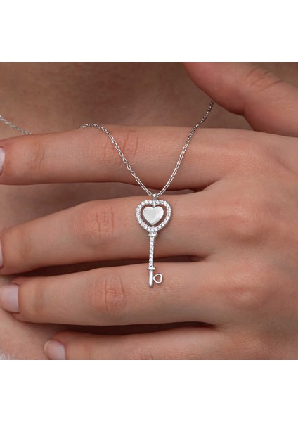 Gümüş Kalpli Anahtar Kadın Kolye modelleri
